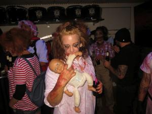 2017 10 31 22 37 04 Halloween-Party