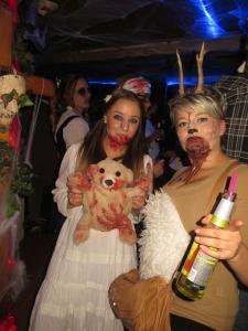 2017 10 31 22 43 11 Halloween-Party